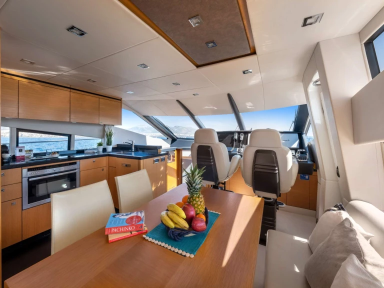 Hire Luxury Yacht Sunseeker with a boat licence