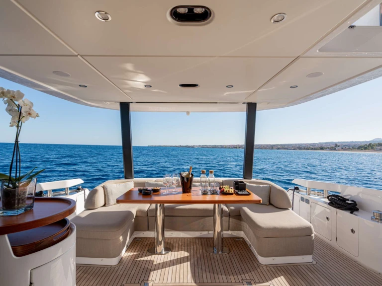 Luxury Yacht hire in Riposto - Azimut SBK