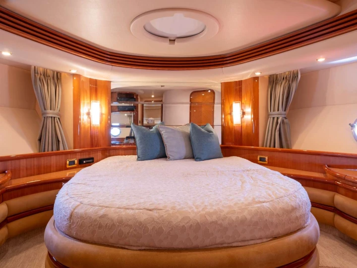Luxury Yacht hire in British Virgin Islands (BVI) - Azimut Victoria