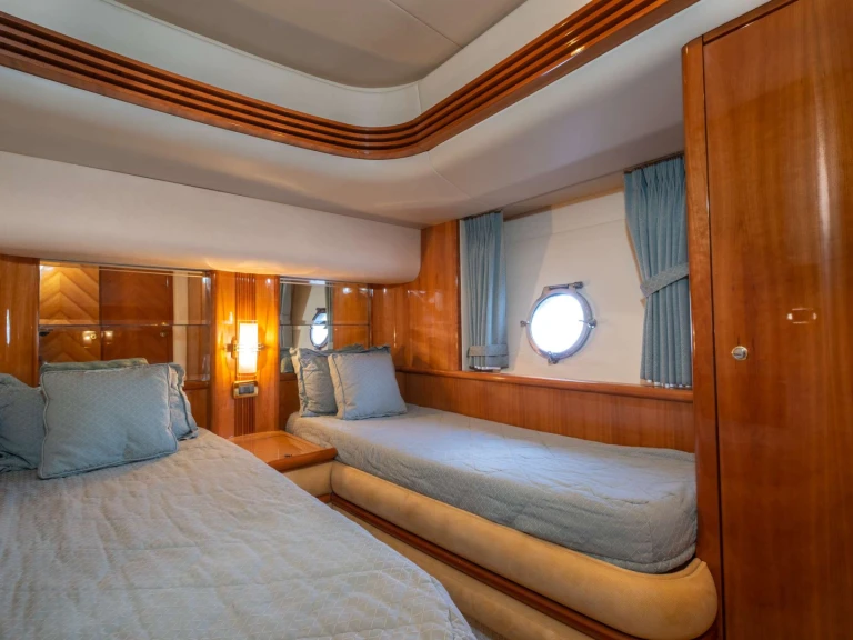 Charter a Azimut Victoria in British Virgin Islands (BVI) on Samboat