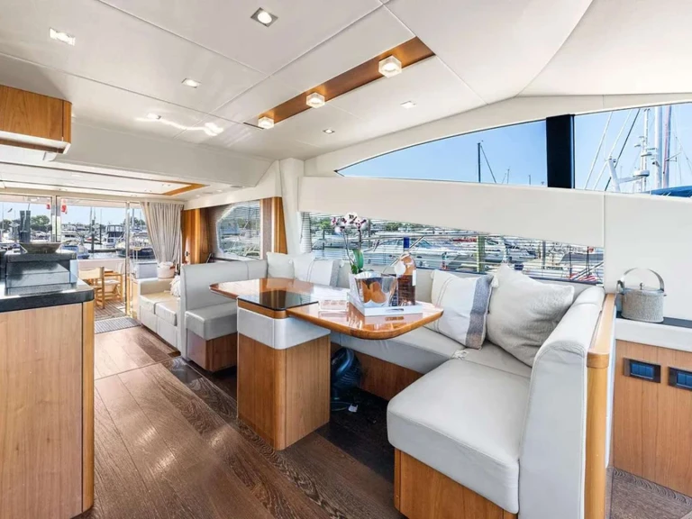 Hire Luxury Yacht with or without skipper Sunseeker Port Washington