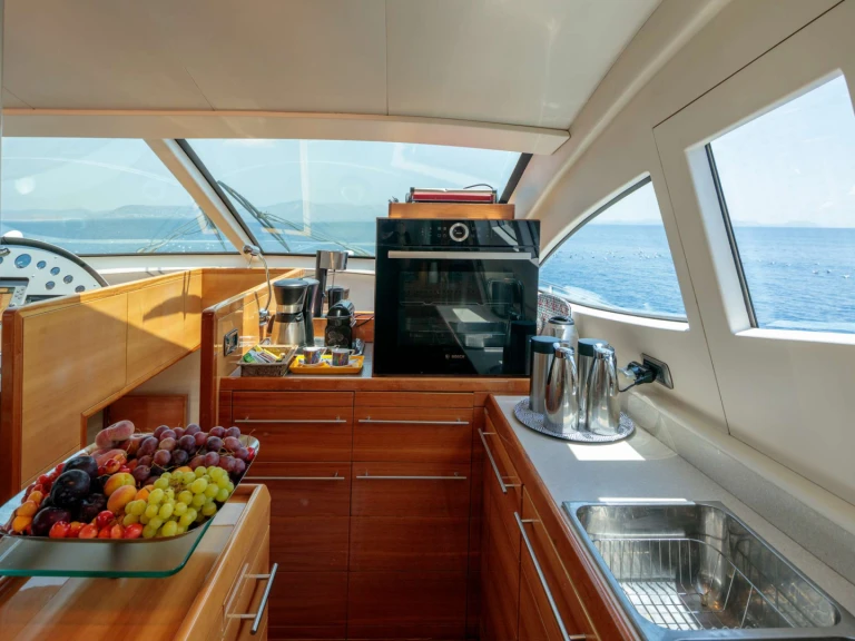 Charter a Aicon GEORGE V in Athens on Samboat