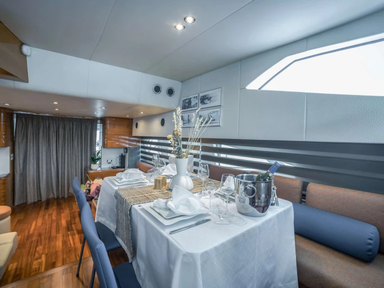 Luxury Yacht to hire Athens at the best price