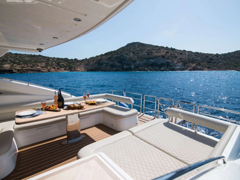Luxury Yacht to hire Athens at the best price