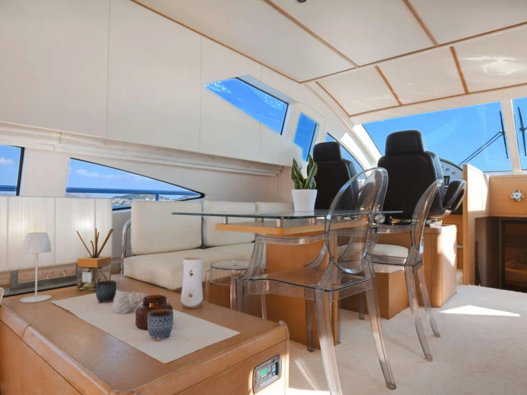 Luxury Yacht hire in Athens - Aicon BLUEWAVE