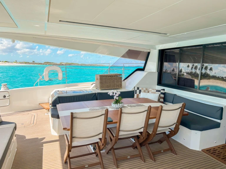 Yacht hire Nassau cheap PRINCESS MILA