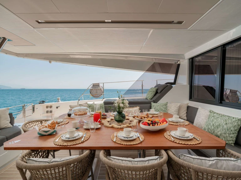 Hire Luxury Yacht Fountaine Pajot with a boat licence