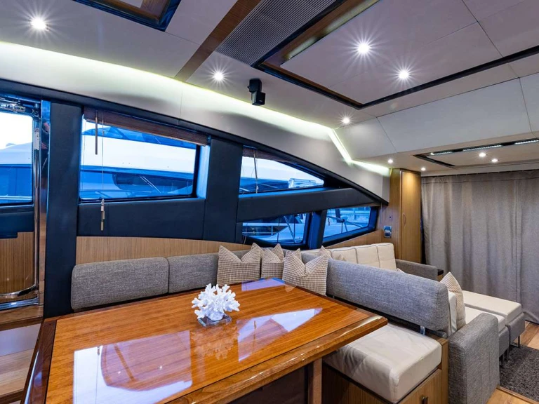 Charter a Sea Ray Dreamtime in Nassau on Samboat