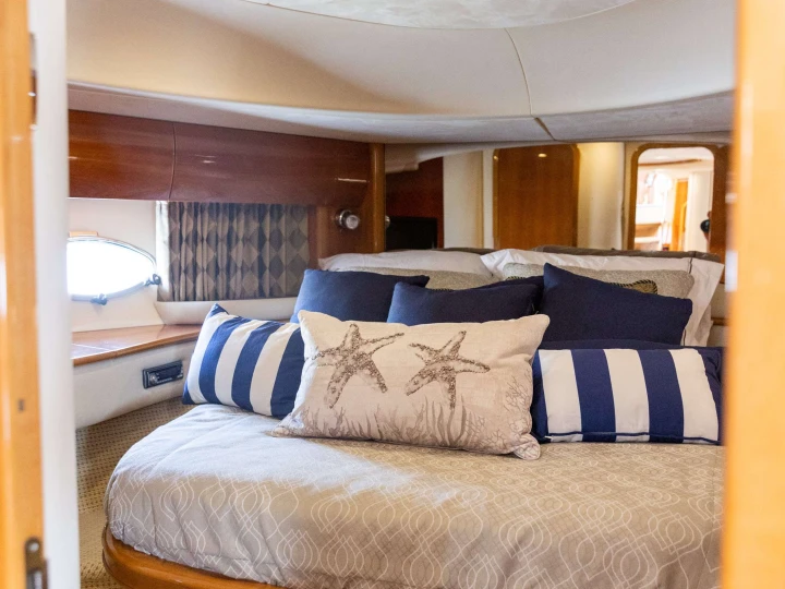 Yacht charter Palm Beach - Princess Viking DEVONIA on SamBoat