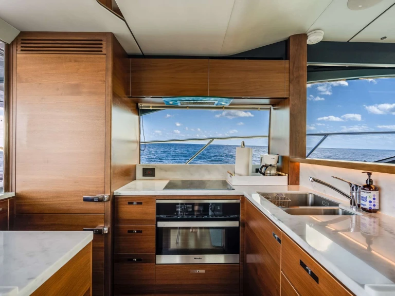 Hire Luxury Yacht Princess, UK with a boat licence