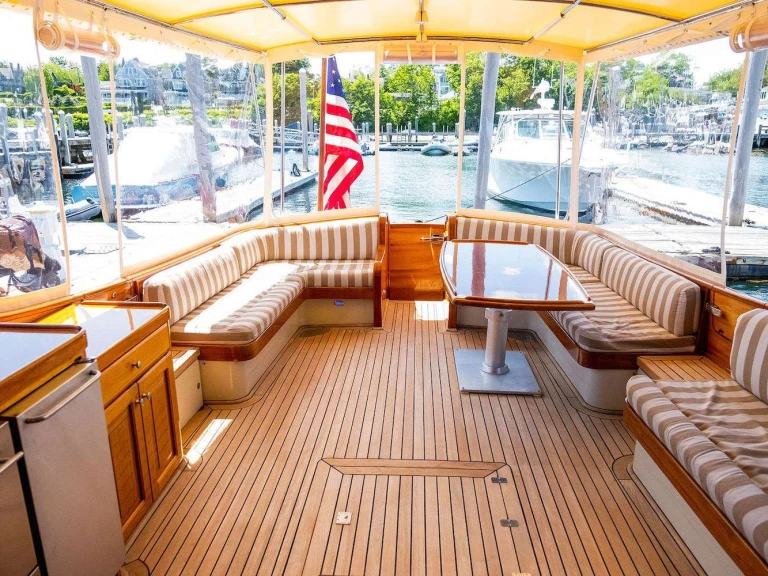 Yacht charter Newport - Vicem GEM 64 on SamBoat