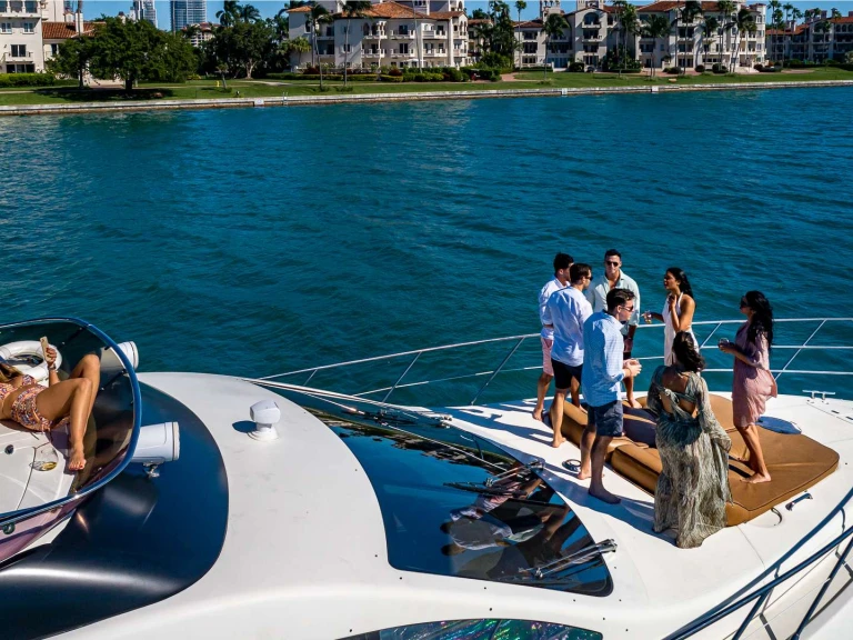 Hire a Azimut Priceless Miami