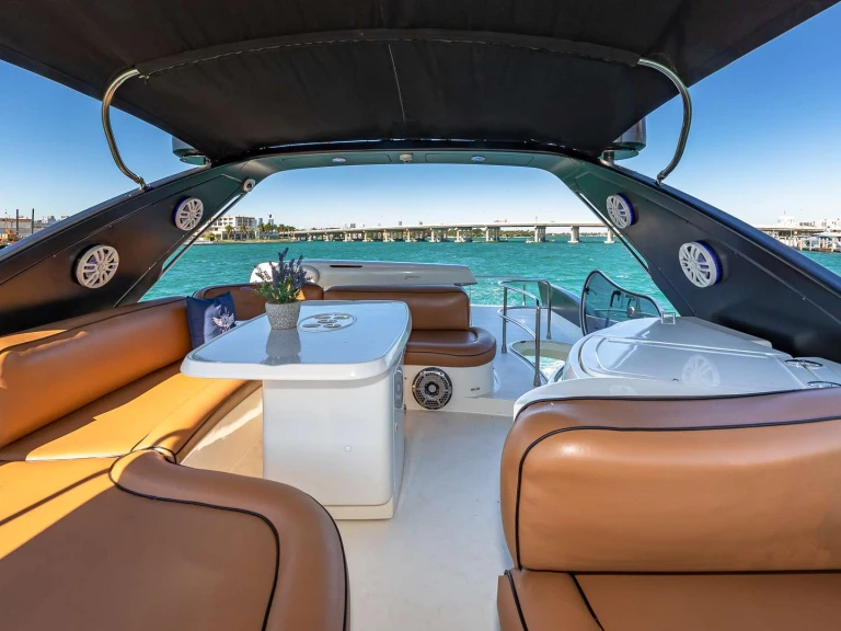 Yacht hire Miami cheap Priceless