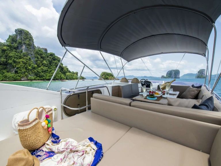 Yacht charter Phuket (City) - Princess, UK MAYAVEE on SamBoat