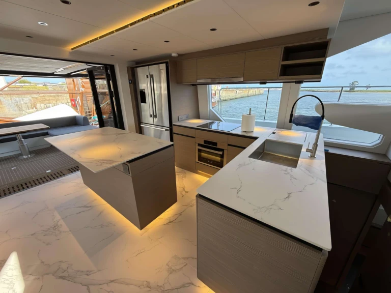 Luxury Yacht hire in Bahamas - Xquisite Yachts Xquisite Hybrid