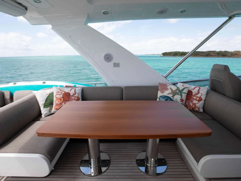 Hire a Azimut Geisha State of Florida