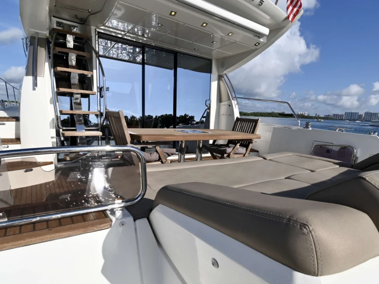 Yacht charter Caribbean - Prestige Yachts 60 Prestige on SamBoat