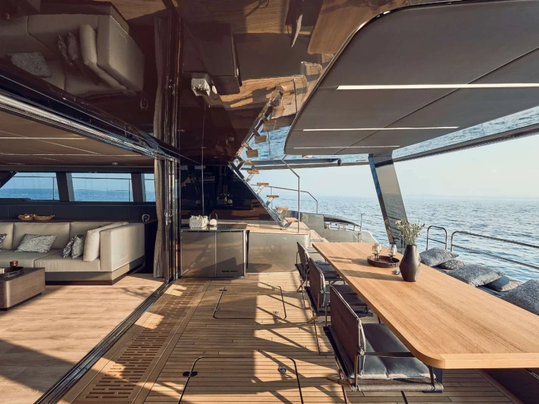 Hire Luxury Yacht with or without skipper Sunreef State of Florida