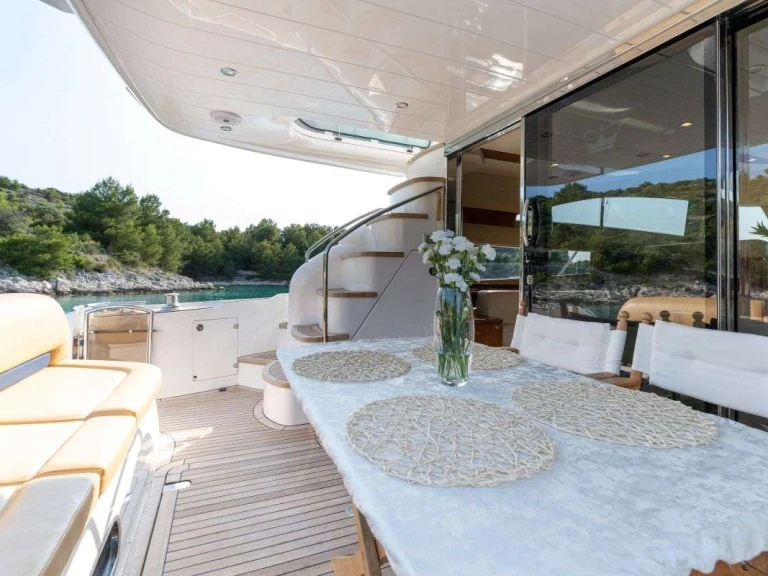 Hire Luxury Yacht Princess, UK with a boat licence