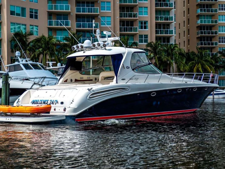 Hire a Sea Ray indulgence 24/7 Miami