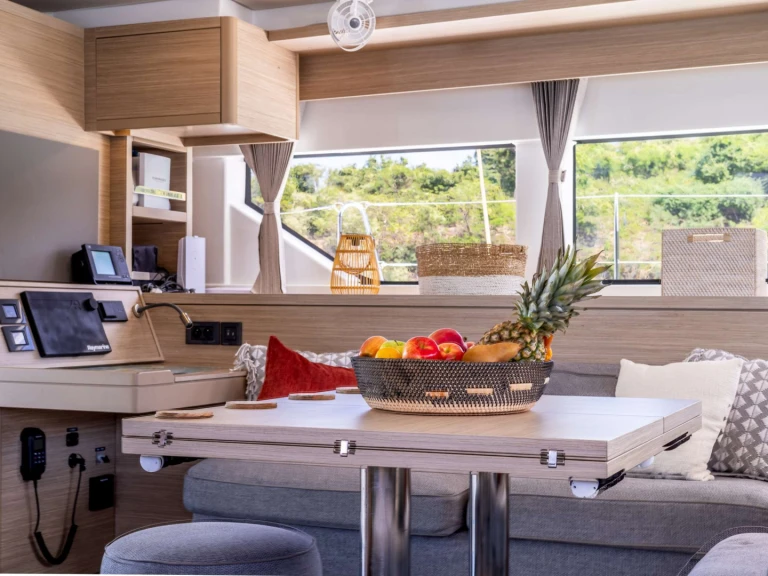 Luxury Yacht hire in Athens - Lagoon VALINOR 