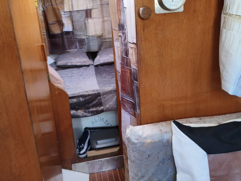 Hire Sailboat Aloa with a boat licence