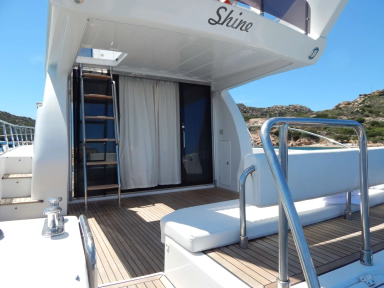 Charter a  LADY SHINE in Cannigione on Samboat