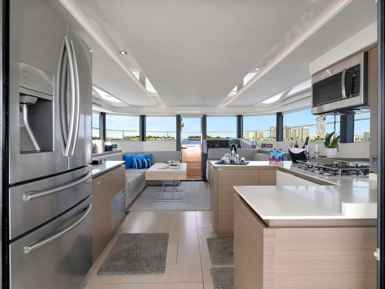 Yacht hire Miami cheap Inner Peace