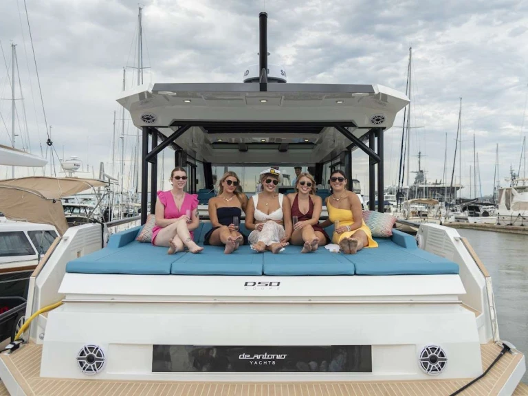 Yacht hire Palm Beach cheap La Ondina