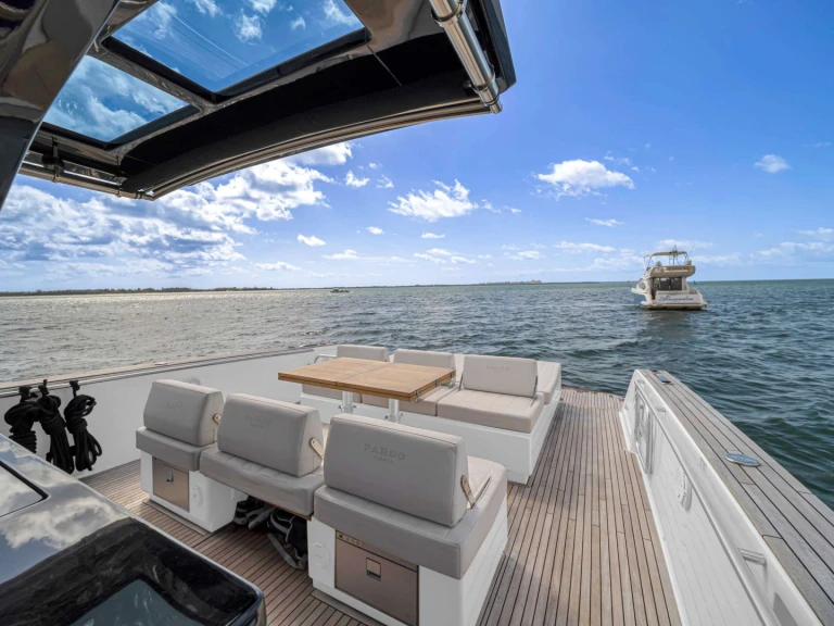 Luxury Yacht hire in Bahamas - Pardo Yachts BRAMANTE