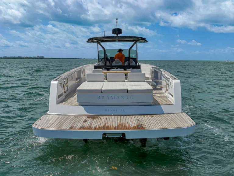 Charter a Pardo Yachts BRAMANTE in State of Florida on Samboat