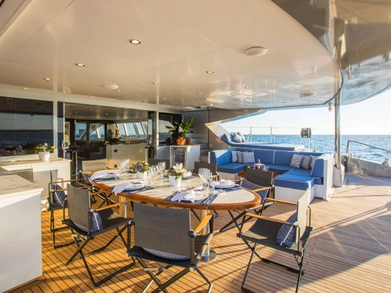 Hire a Jean-Jacque Coste CARTOUCHE Athens