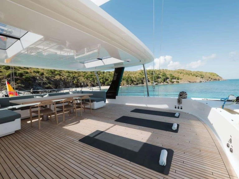 Hire a Sunreef ENTRE4 Canouan Island