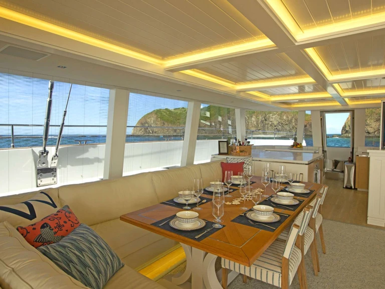 Charter a Sunreef BUNDALONG in New Zealand on Samboat