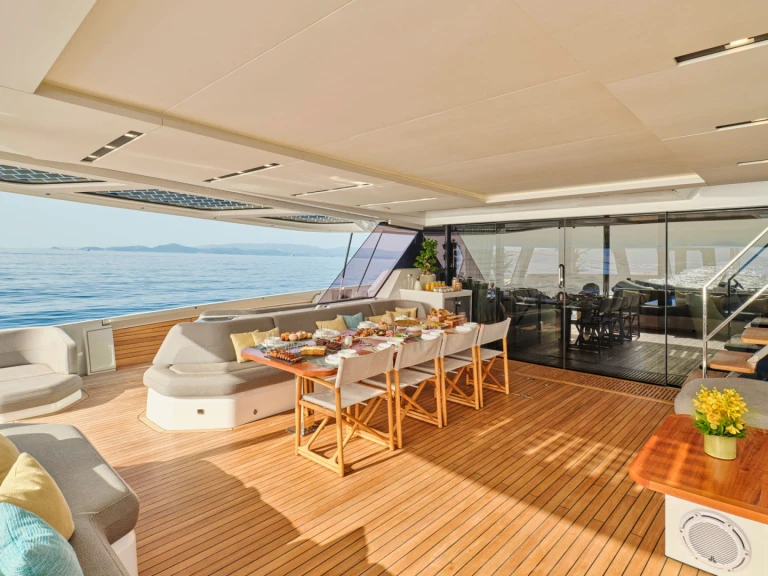 Luxury Yacht hire in Néa Péramos - Fountaine Pajot ALOIA  80