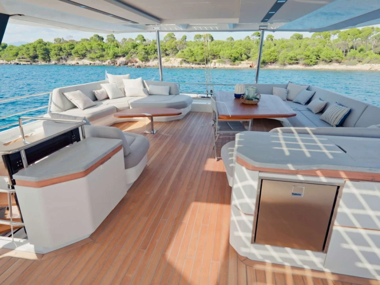 Luxury Yacht hire in Caribbean - Fountaine Pajot Thira 80