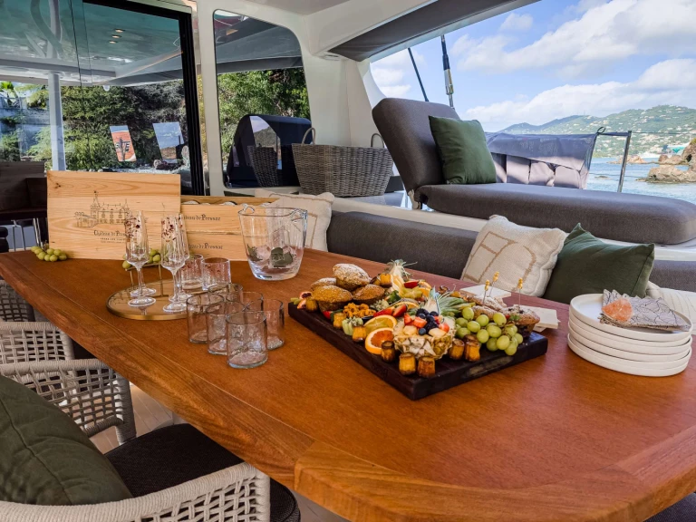 Luxury Yacht to hire British Virgin Islands (BVI) at the best price