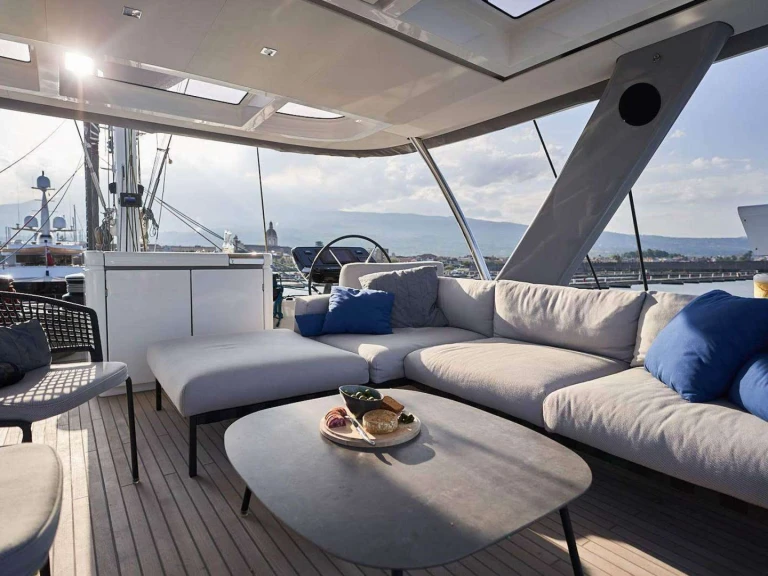 Luxury Yacht to hire Fiji Islands at the best price