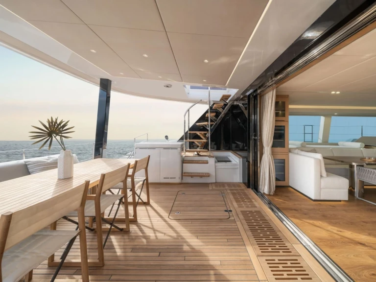 Luxury Yacht to hire Naples at the best price