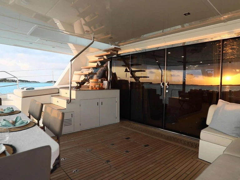 Charter a Sunreef INDABLUE in Exuma District on Samboat