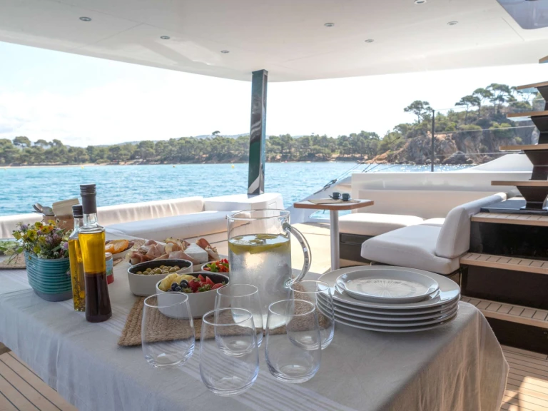 Catamaran to hire Corsica at the best price