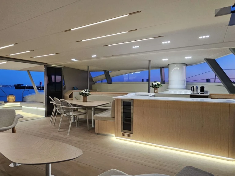 Hire Catamaran Custom with a boat licence