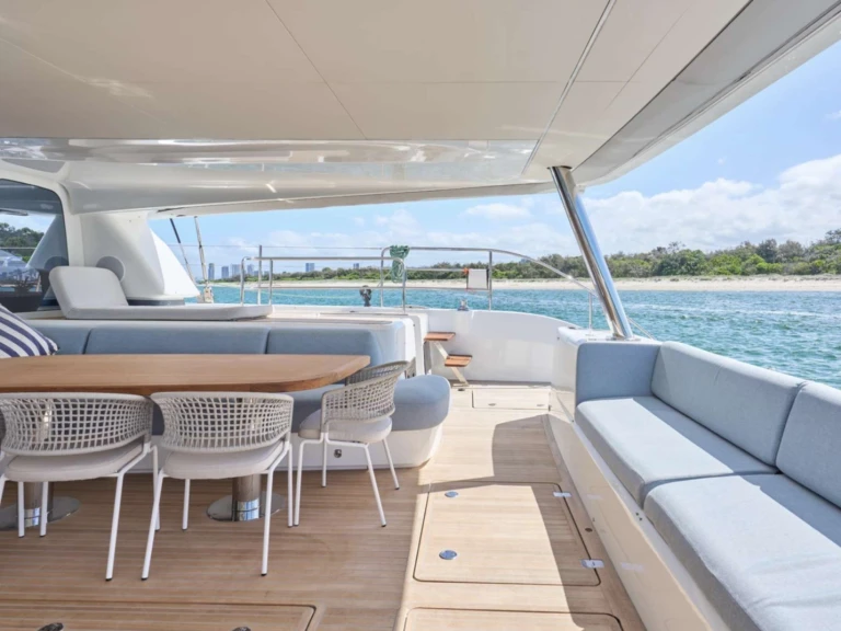 Luxury Yacht to hire Athens at the best price