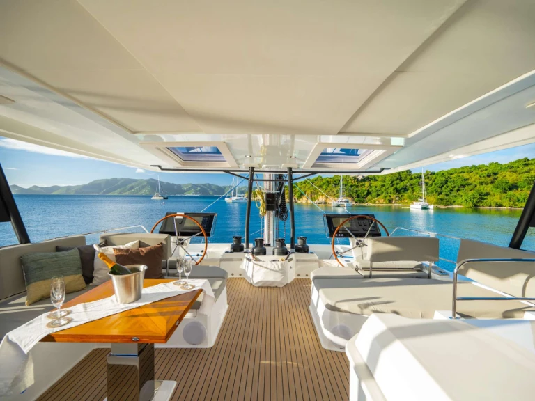 Hire Luxury Yacht Fountaine Pajot with a boat licence