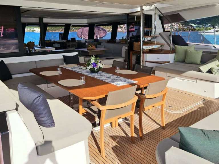 Hire Catamaran with or without skipper Fountaine Pajot Corsica