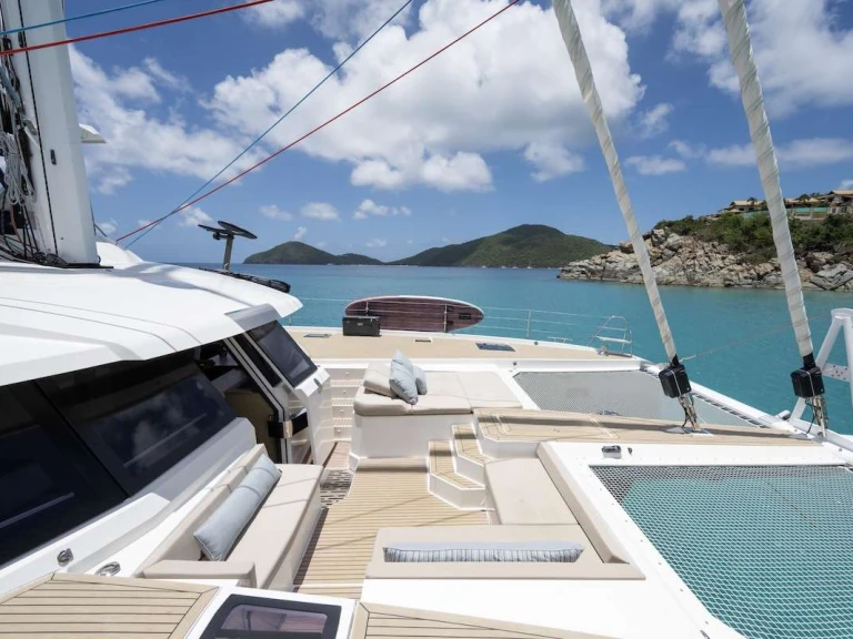 Yacht charter British Virgin Islands (BVI) - Fountaine Pajot JEWEL (67) on SamBoat