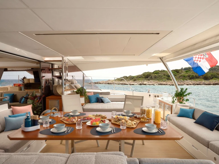 Hire Luxury Yacht with or without skipper Fountaine Pajot Croatia