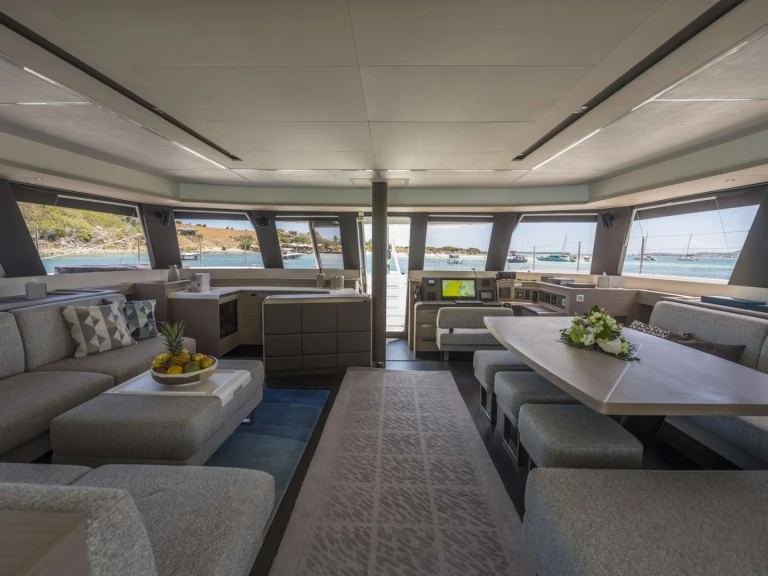 Yacht charter Naples - Fountaine Pajot LISA OF THE SEAS on SamBoat