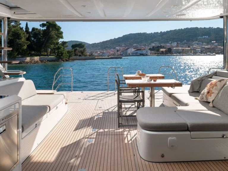 Luxury Yacht to hire Split at the best price