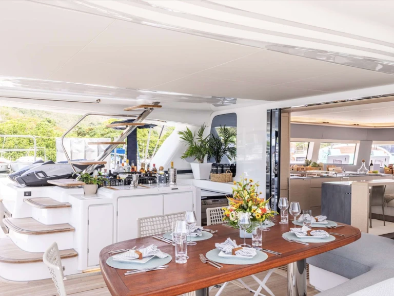 Charter a Lagoon AURA in British Virgin Islands (BVI) on Samboat